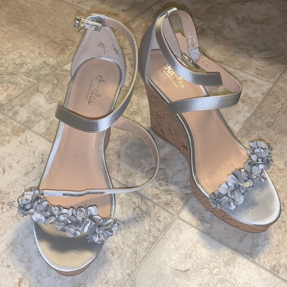 Charles by Charles David silver satin floral wedges - Picture 3 of 6